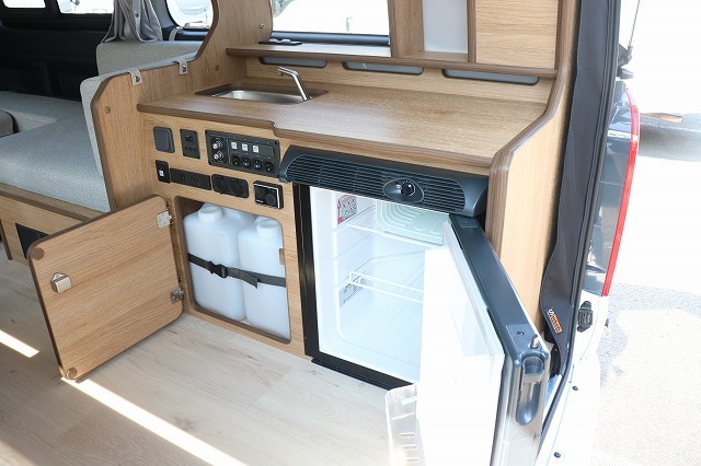 キャンピングカー バンコン ﾊｲｴｰｽ　FOCS DS-F 4WD FFﾋｰﾀｰ