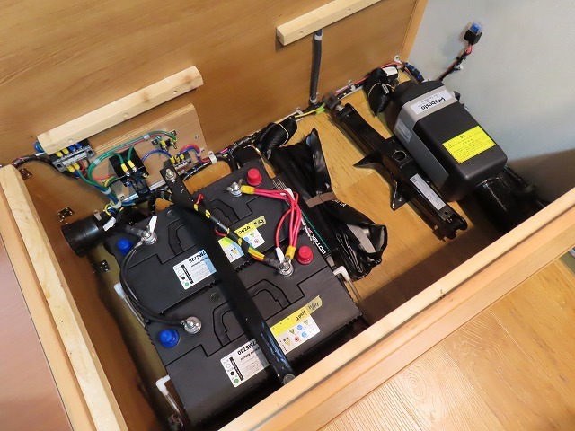 キャンピングカー キャブコン ﾎﾞﾝｺﾞ ﾏｯｸﾚｰ ｸﾞﾘｰｸ ｳｨﾝﾄﾞｰｸｰﾗｰ