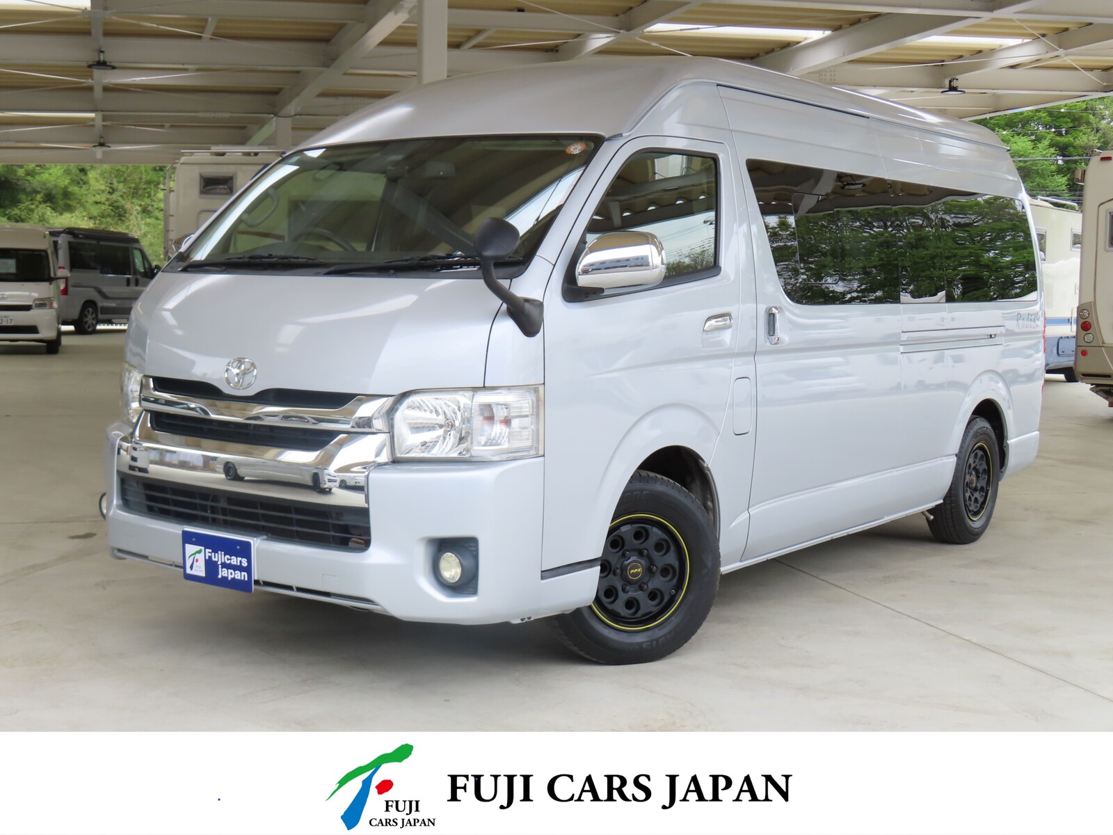 キャンピングカー バンコン レジアスエース ナッツRV ラディッシュ　FFヒーター