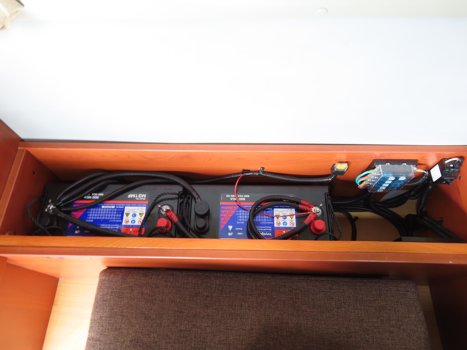 キャンピングカー バンコン ﾚｼﾞｱｽｴｰｽ ﾅｯﾂRV ﾗﾃﾞｨｯｼｭ　FFﾋｰﾀｰ