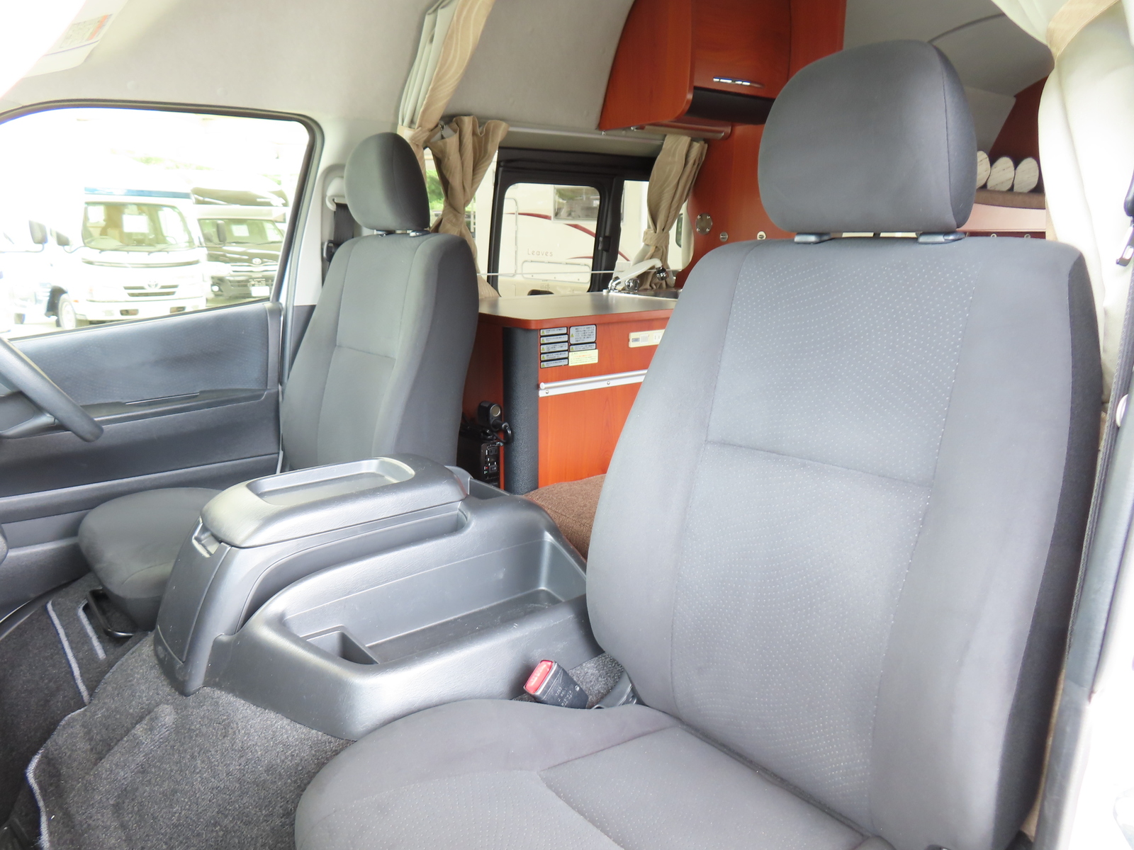 キャンピングカー バンコン ﾚｼﾞｱｽｴｰｽ ﾅｯﾂRV ﾗﾃﾞｨｯｼｭ　FFﾋｰﾀｰ