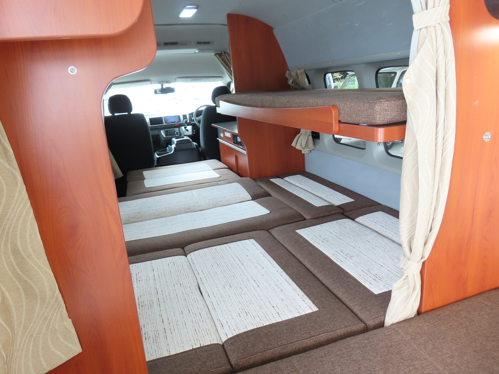 キャンピングカー バンコン ﾚｼﾞｱｽｴｰｽ ﾅｯﾂRV ﾗﾃﾞｨｯｼｭ　FFﾋｰﾀｰ