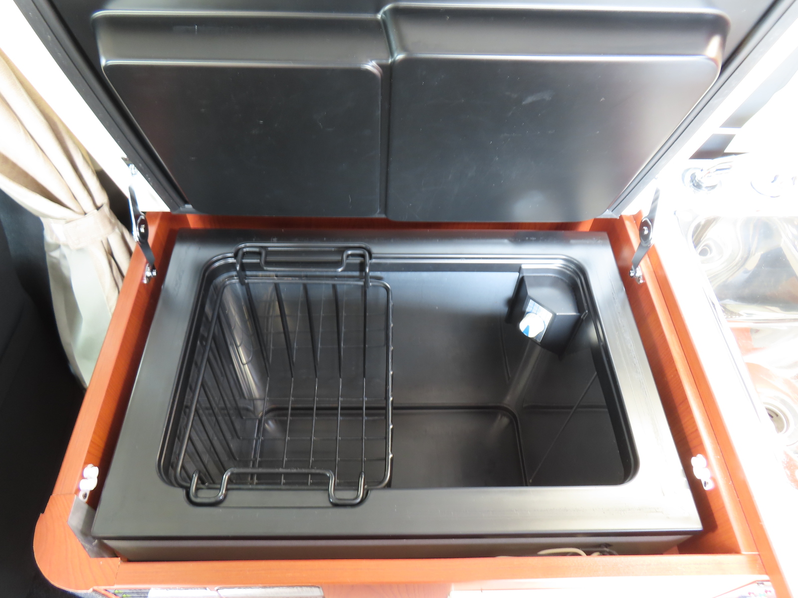 キャンピングカー バンコン ﾚｼﾞｱｽｴｰｽ ﾅｯﾂRV ﾗﾃﾞｨｯｼｭ　FFﾋｰﾀｰ