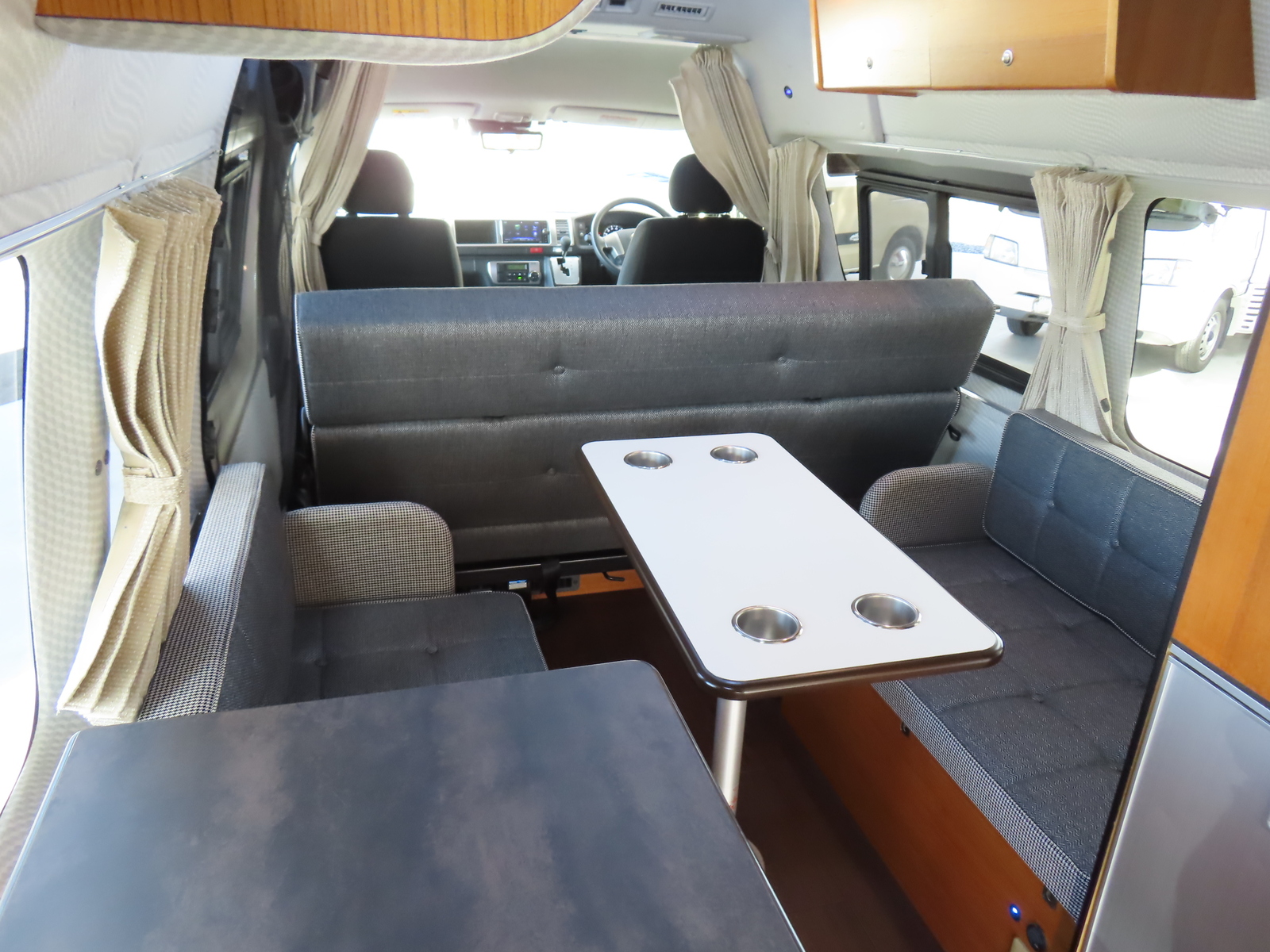 キャンピングカー バンコン ﾊｲｴｰｽ ﾋﾞｰｸﾙ ﾌｭｰﾁｬｰ