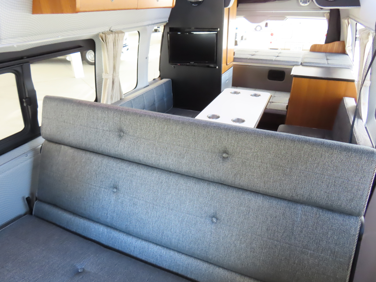 キャンピングカー バンコン ﾊｲｴｰｽ ﾋﾞｰｸﾙ ﾌｭｰﾁｬｰ