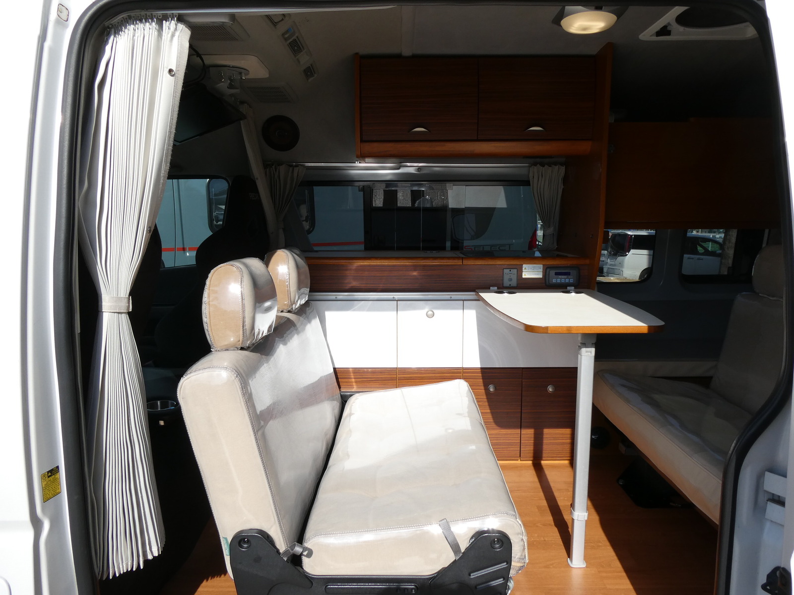 キャンピングカー バンコン ﾄｲﾌｧｸﾄﾘｰ　ﾗﾝﾄﾞﾃｨﾋﾟｰ　ｿｰﾗｰﾊﾟﾈﾙ　ｵｰﾆﾝｸﾞ