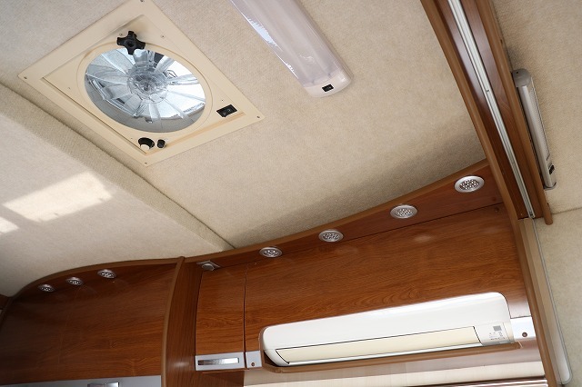 キャンピングカー キャブコン ｶﾑﾛｰﾄﾞ ﾊﾞﾝﾃｯｸｼﾞﾙ520 家庭用ｴｱｺﾝ4WD