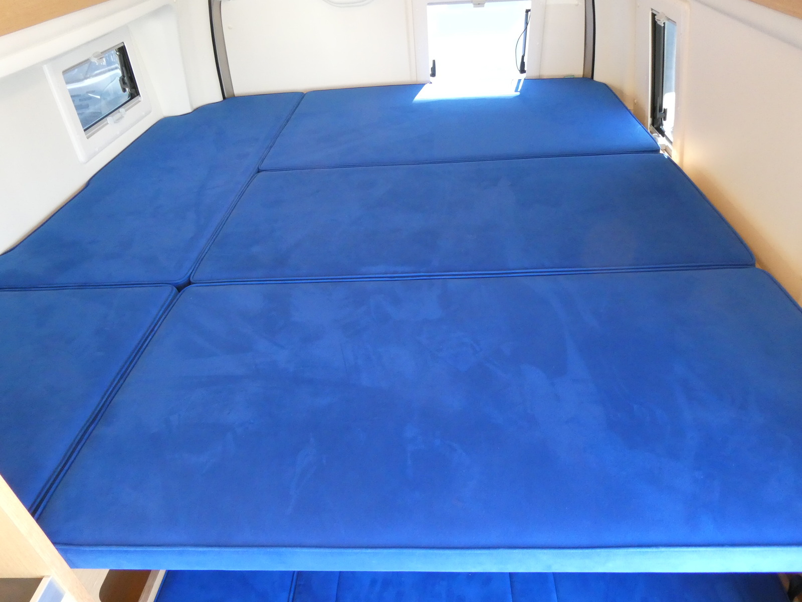 キャンピングカー バンコン ﾄｲﾌｧｸﾄﾘｰ　ﾊﾞﾚｲｱ　ﾘﾁｳﾑBT　FF　OPﾘｰﾌ