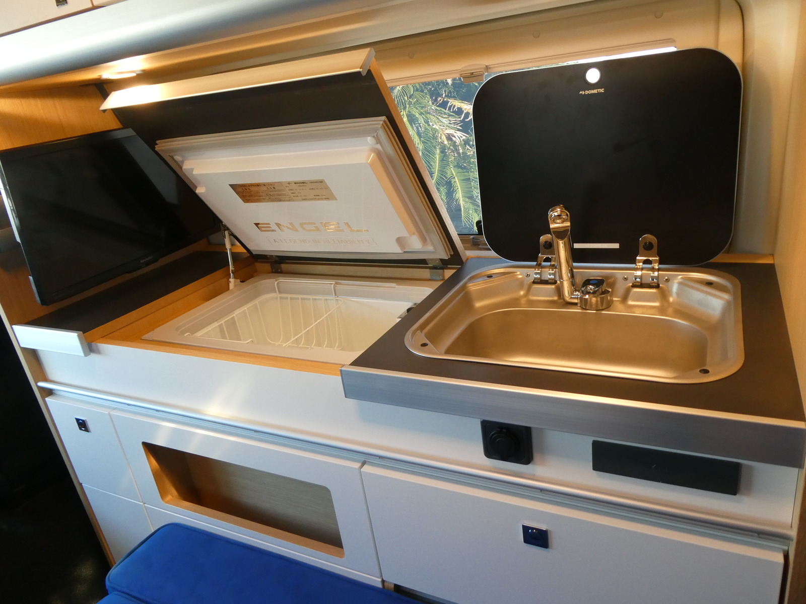 キャンピングカー バンコン ﾄｲﾌｧｸﾄﾘｰ　ﾊﾞﾚｲｱ　ﾘﾁｳﾑBT　FF　OPﾘｰﾌ