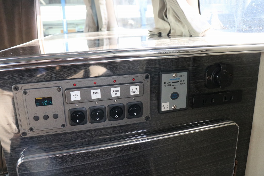 キャンピングカー バンコン NV350 LTｷｬﾝﾊﾟｰ LTｳｫｰｶｰ 4WD