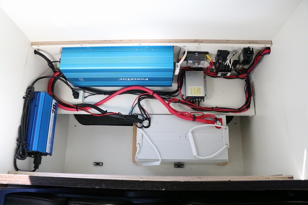 キャンピングカー バンコン NV350 LTｷｬﾝﾊﾟｰ LTｳｫｰｶｰ 4WD