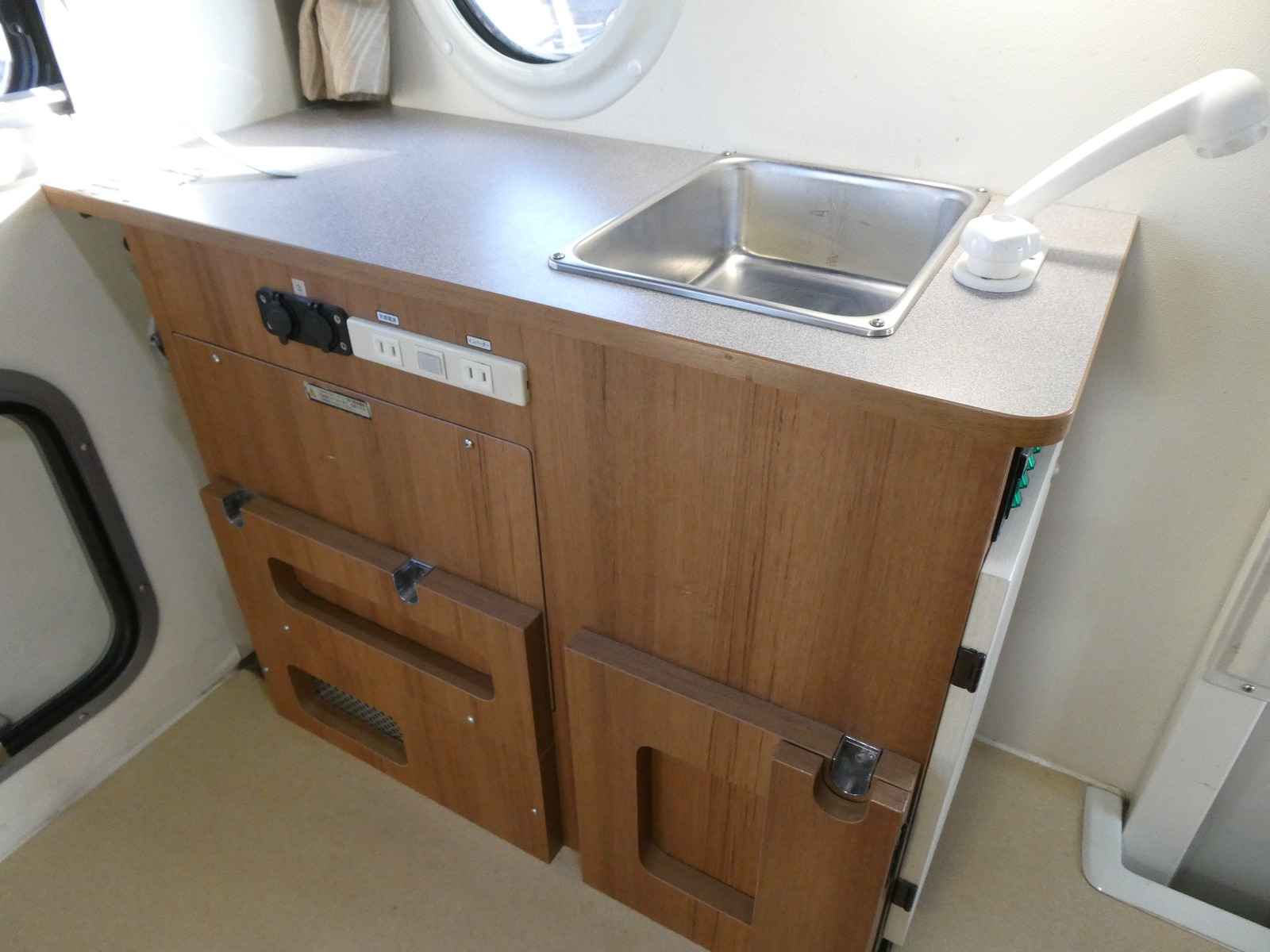 キャンピングカー 軽キャンパー 東和ﾓｰﾀｰｽ　ｲﾝﾃﾞｨ108　ﾎﾟｯﾌﾟｱｯﾌﾟ　ｿｰﾗｰﾊﾟﾈﾙ