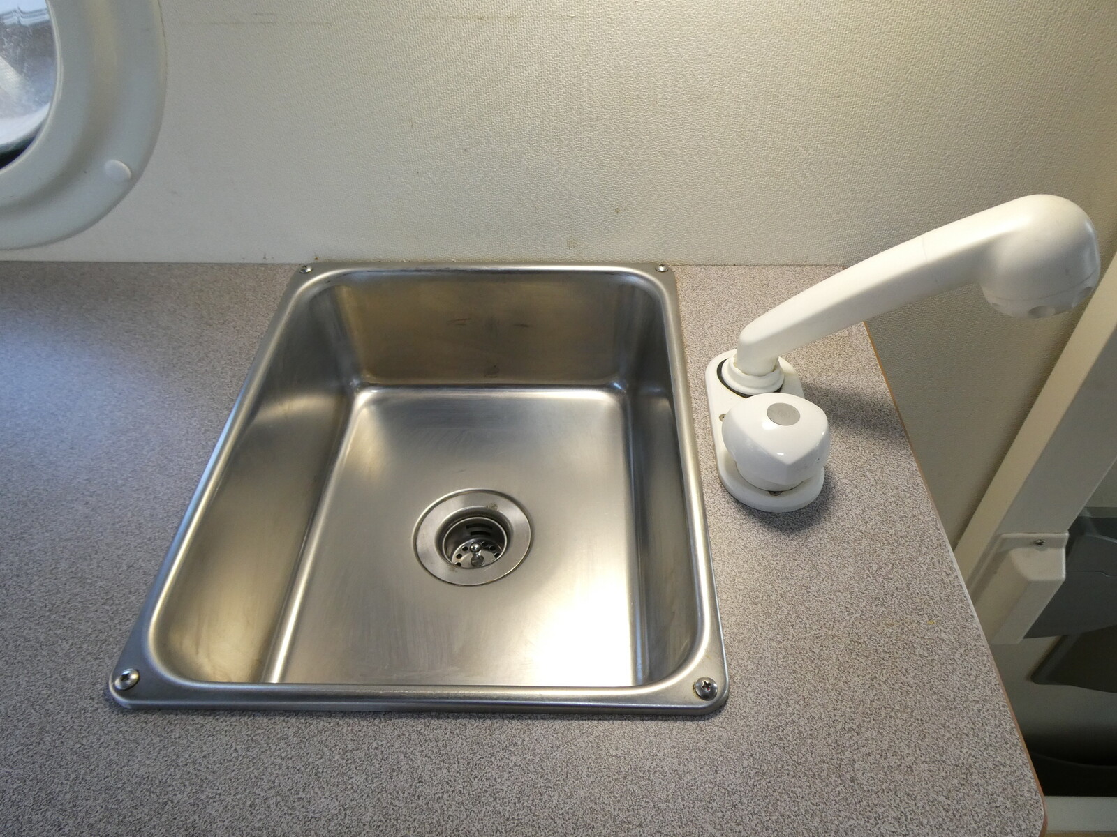 キャンピングカー 軽キャンパー 東和ﾓｰﾀｰｽ　ｲﾝﾃﾞｨ108　ﾎﾟｯﾌﾟｱｯﾌﾟ　ｿｰﾗｰﾊﾟﾈﾙ