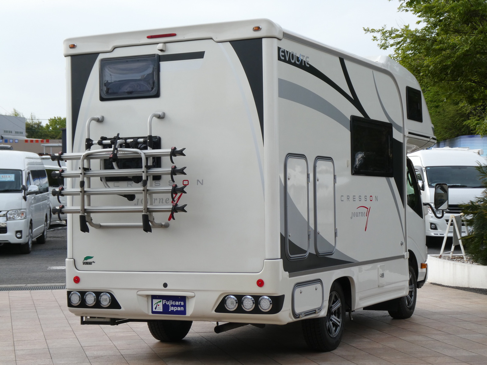 キャンピングカー キャブコン ﾅｯﾂRV　ｸﾚｿﾝｼﾞｬｰﾆｰ　ﾀｲﾌﾟX　ｴﾎﾞﾗｲﾄ　家AC