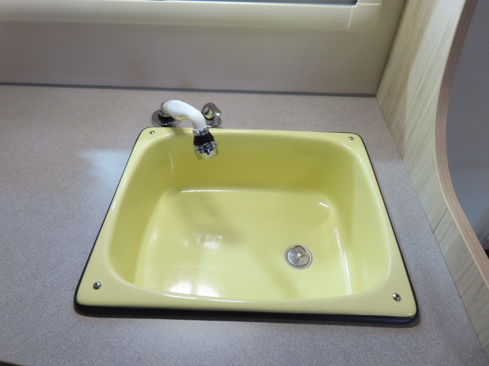 キャンピングカー キャブコン ｶﾑﾛｰﾄﾞ ﾅｯﾂRV ｸﾚｿﾝｼﾞｬｰﾆｰ　軽油