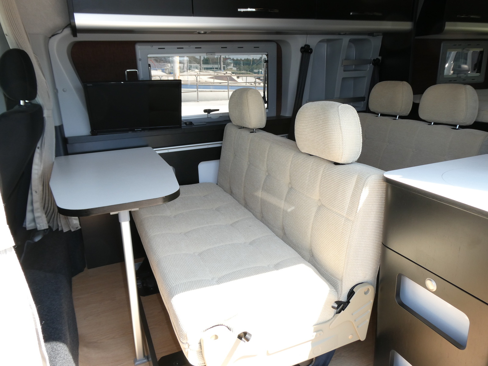 キャンピングカー バンコン ﾄｲﾌｧｸﾄﾘｰ　ﾊﾞｰﾃﾞﾝ　FF　ｿｰﾗｰ　DC冷蔵庫