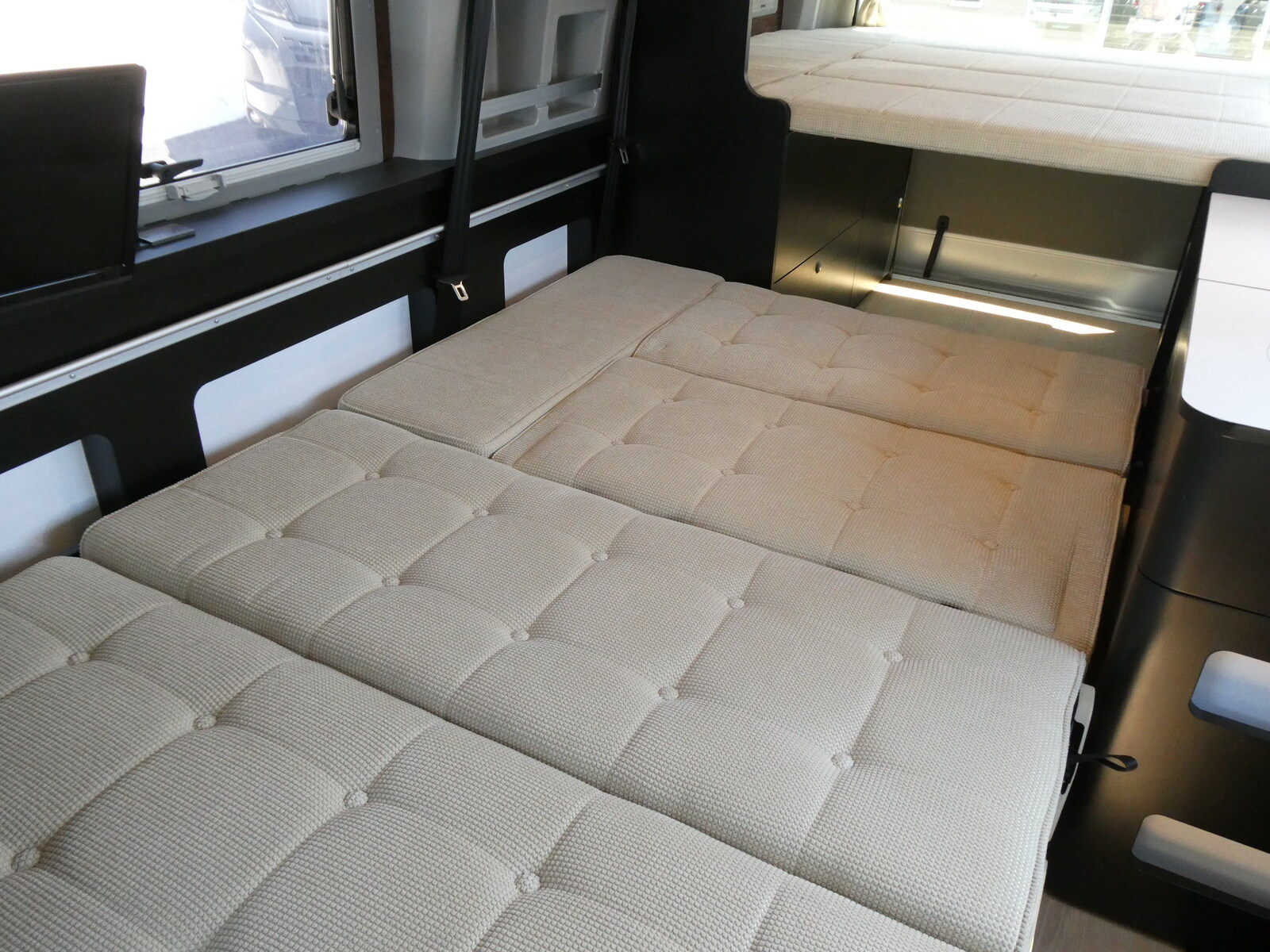 キャンピングカー バンコン ﾄｲﾌｧｸﾄﾘｰ　ﾊﾞｰﾃﾞﾝ　FF　ｿｰﾗｰ　DC冷蔵庫