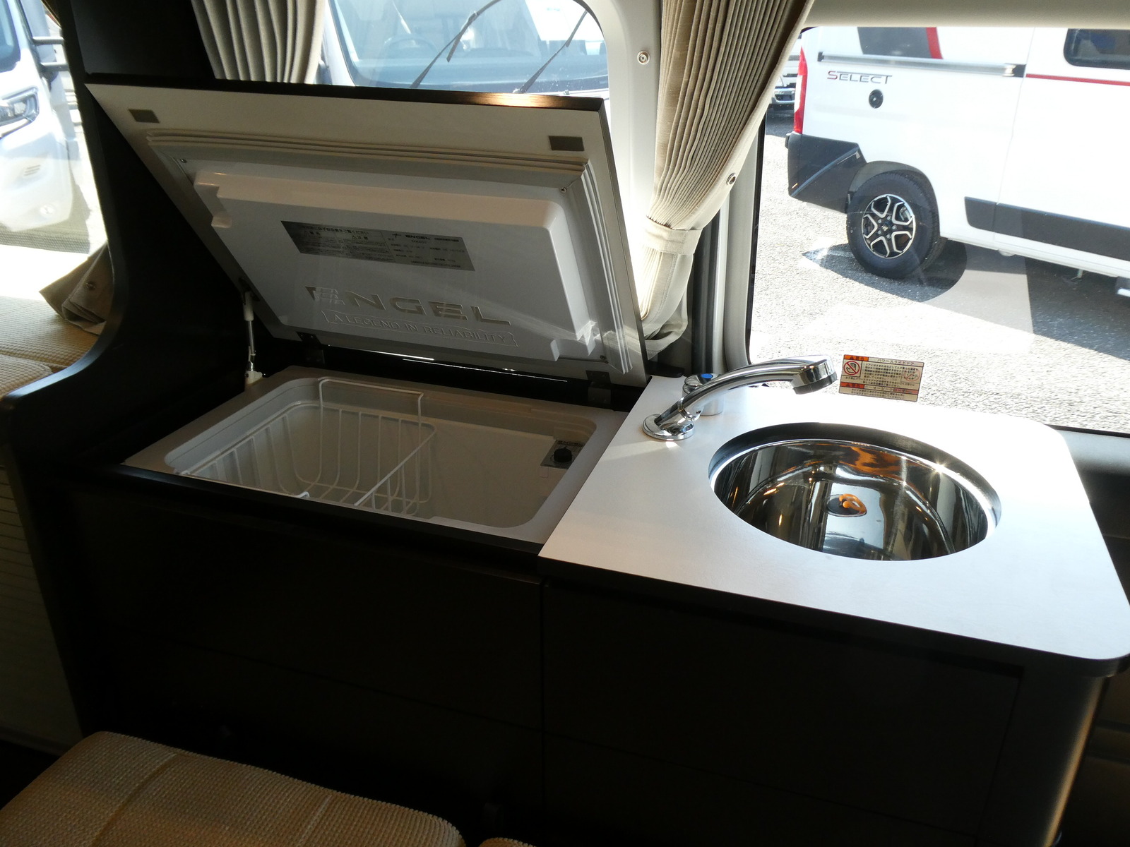 キャンピングカー バンコン ﾄｲﾌｧｸﾄﾘｰ　ﾊﾞｰﾃﾞﾝ　FF　ｿｰﾗｰ　DC冷蔵庫