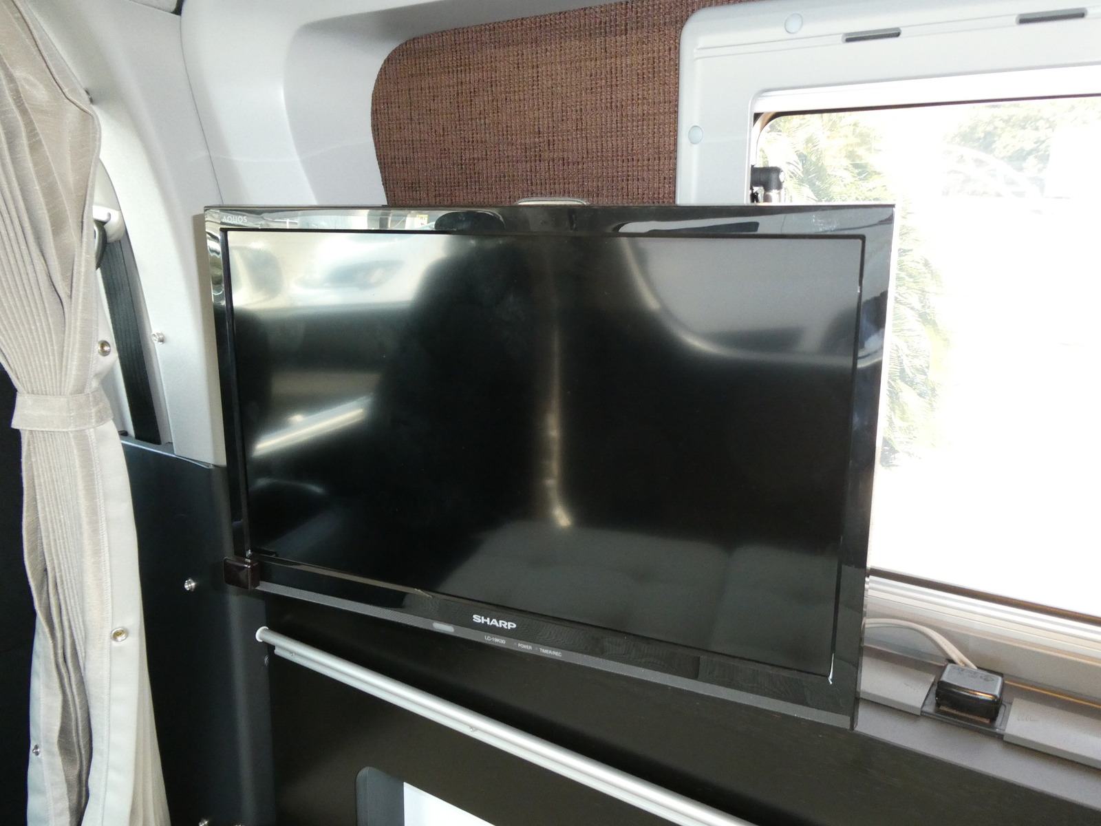 キャンピングカー バンコン ﾄｲﾌｧｸﾄﾘｰ　ﾊﾞｰﾃﾞﾝ　FF　ｿｰﾗｰ　DC冷蔵庫