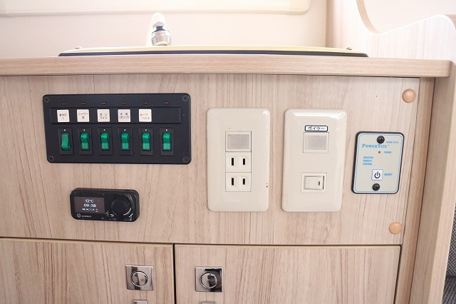 キャンピングカー キャブコン ｶﾑﾛｰﾄﾞﾅｯﾂ ｸﾚｿﾝｼﾞｬｰﾆｰWｴﾎﾞﾗｲﾄ4WD