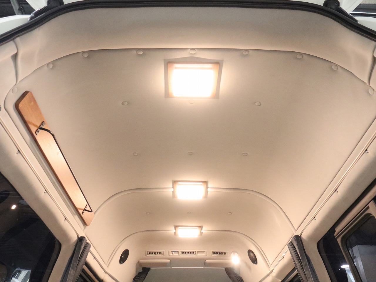 キャンピングカー バンコン ﾊｲｴｰｽ ﾌﾚｯｸｽ ﾓﾋﾞｰﾃﾞｨｯｸNH#02 4WD