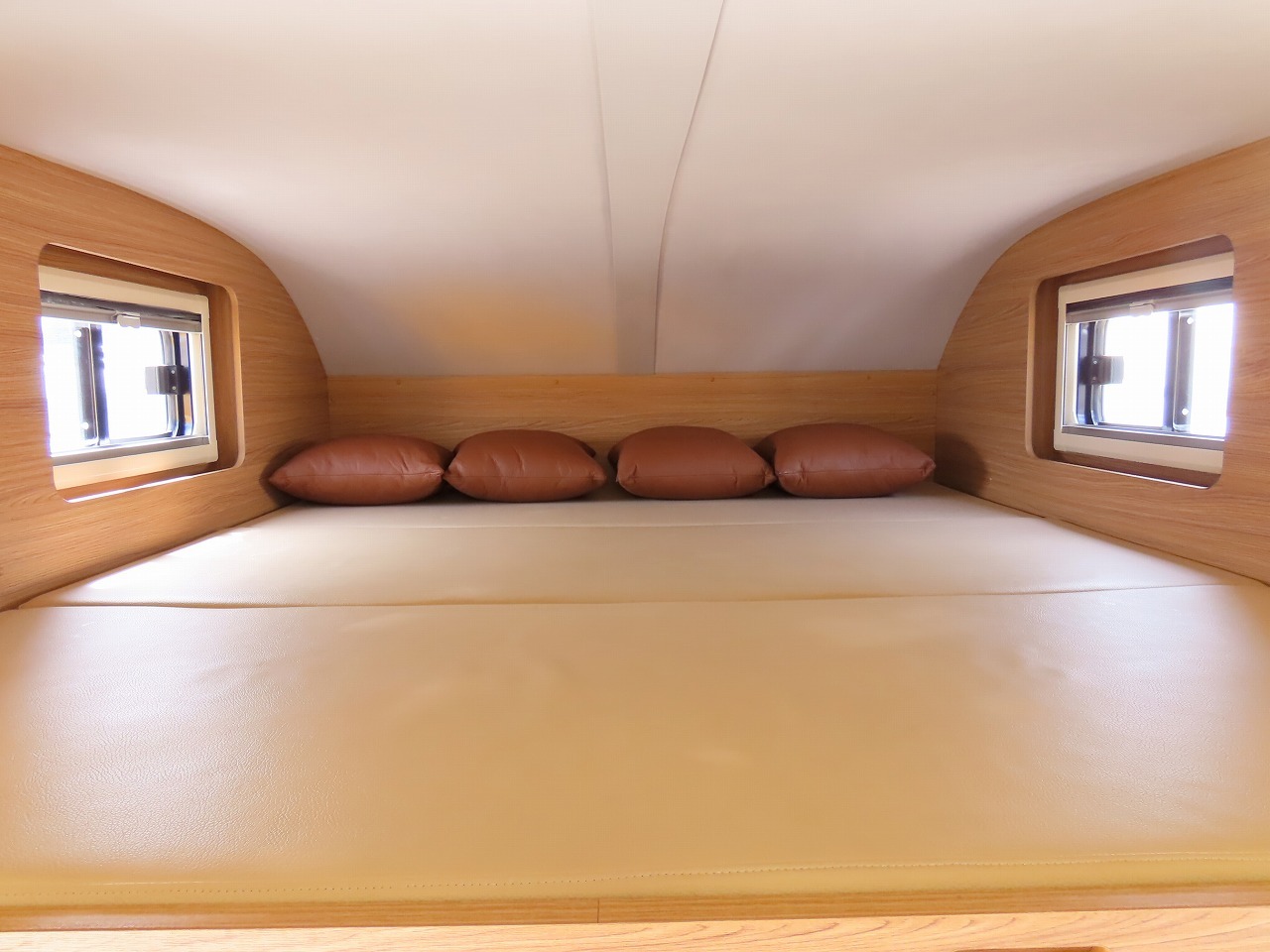 キャンピングカー キャブコン ﾋﾞｰｶﾑ NTB ｸﾚｽﾃｯﾄﾞｱｲﾋﾞｽ 家庭用ｴｱｺﾝ