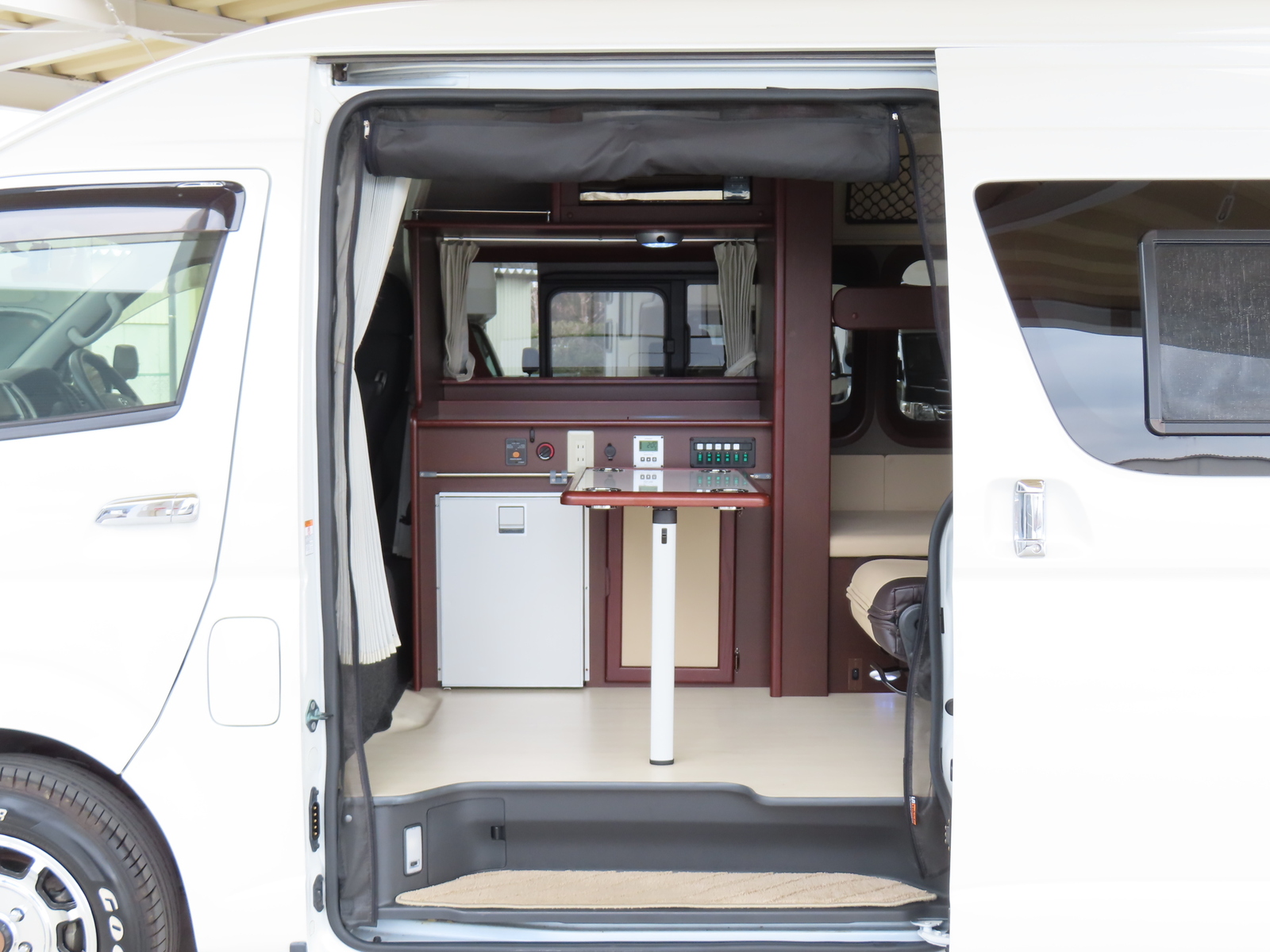 キャンピングカー バンコン ﾊｲｴｰｽ OMC 銀河　ﾘﾁｳﾑ FFﾋｰﾀｰ