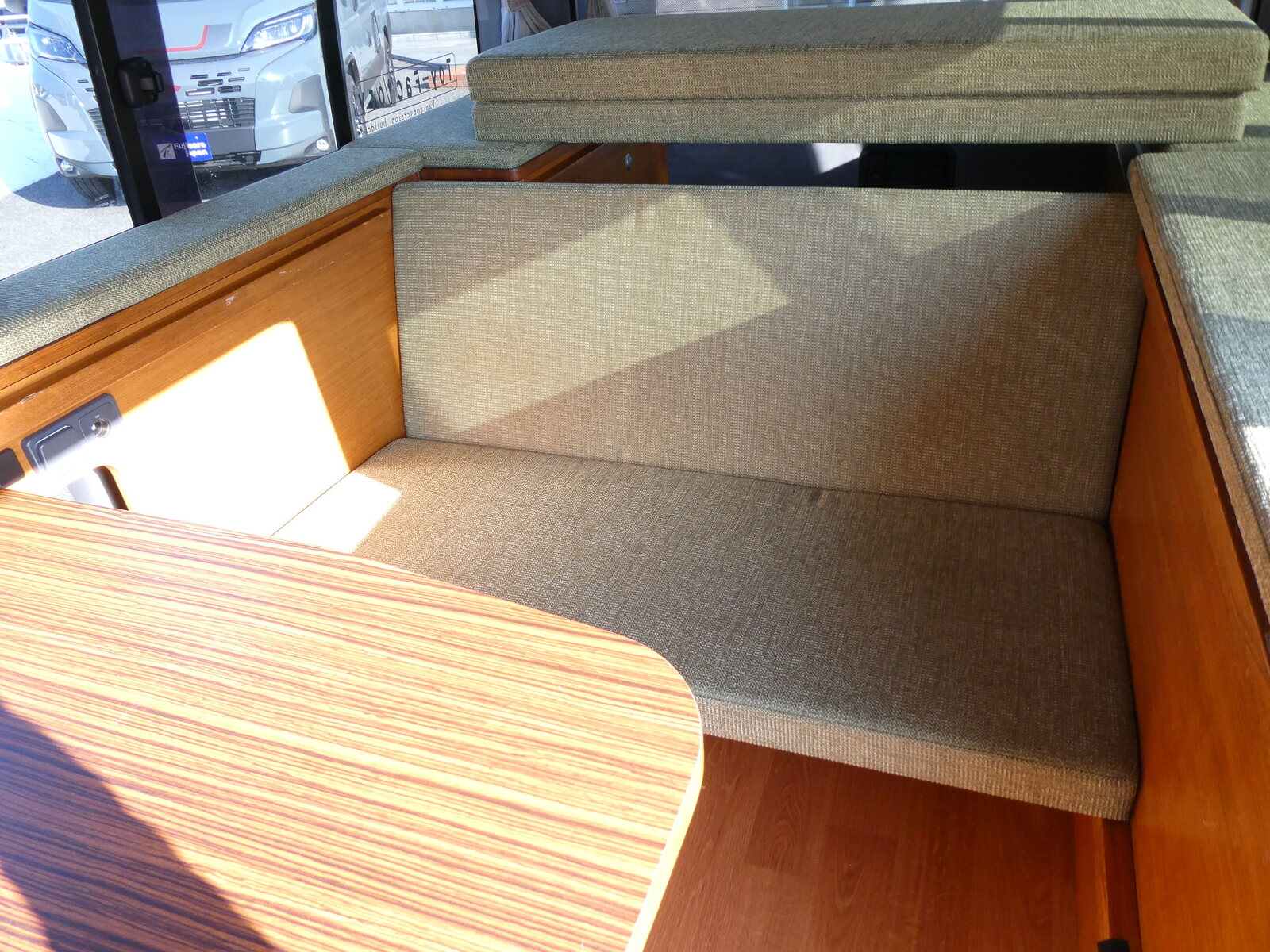 キャンピングカー バンコン ﾄｲﾌｧｸﾄﾘｰ　ﾄｲｽﾞﾎﾞｯｸｽ　Bｶﾒﾗ　ﾐﾗｰ型ﾄﾞﾗﾚｺ