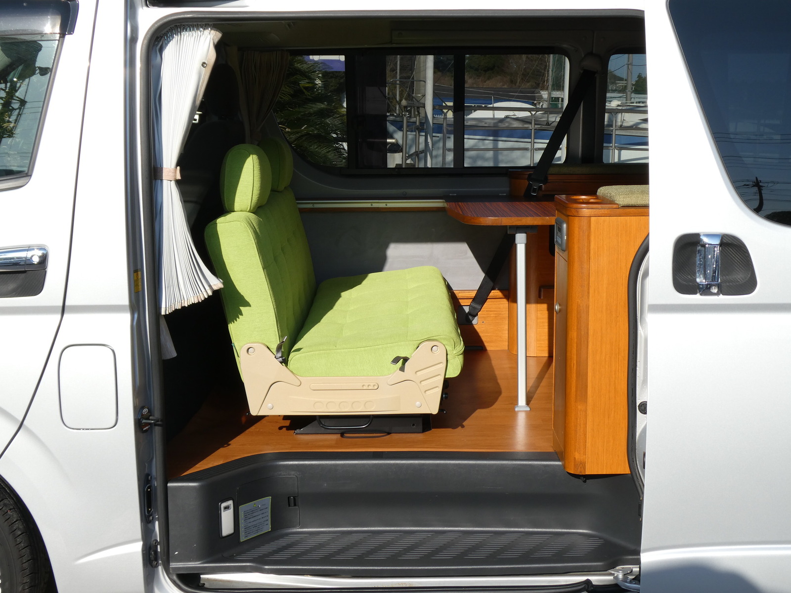 キャンピングカー バンコン ﾄｲﾌｧｸﾄﾘｰ　ﾄｲｽﾞﾎﾞｯｸｽ　Bｶﾒﾗ　ﾐﾗｰ型ﾄﾞﾗﾚｺ