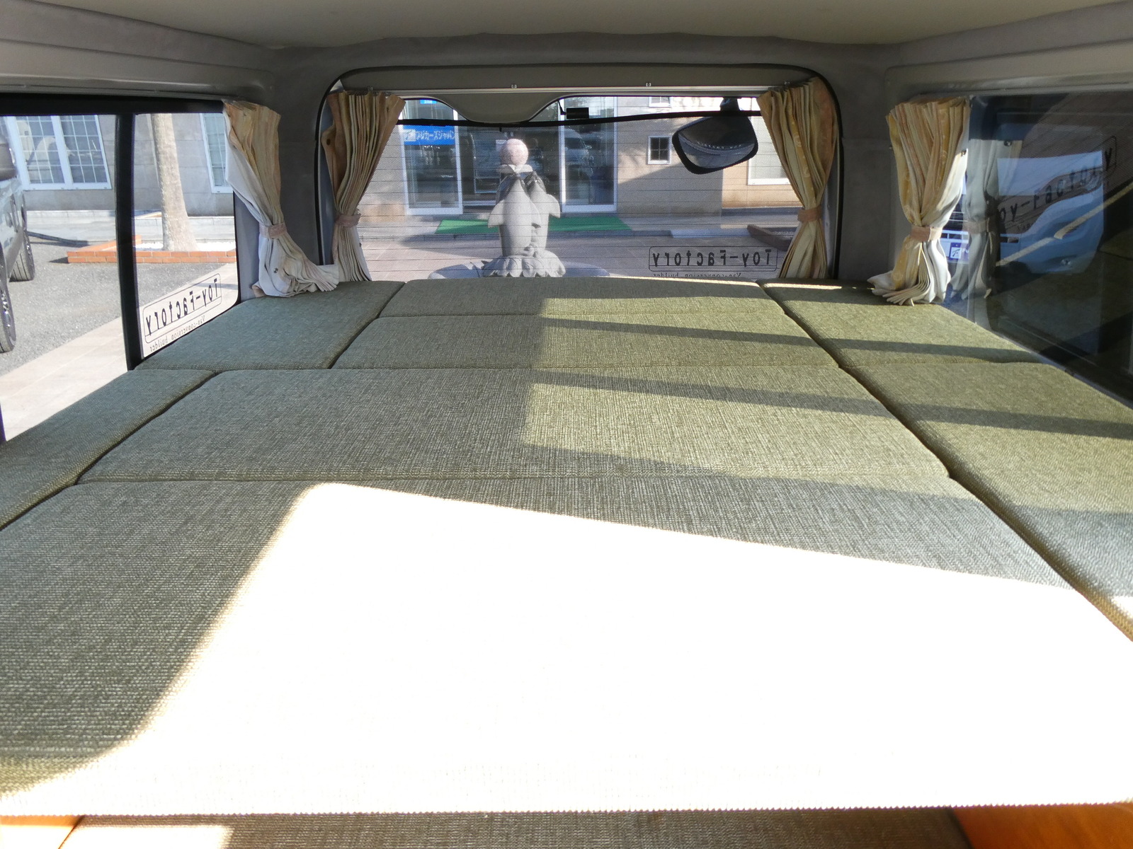 キャンピングカー バンコン ﾄｲﾌｧｸﾄﾘｰ　ﾄｲｽﾞﾎﾞｯｸｽ　Bｶﾒﾗ　ﾐﾗｰ型ﾄﾞﾗﾚｺ