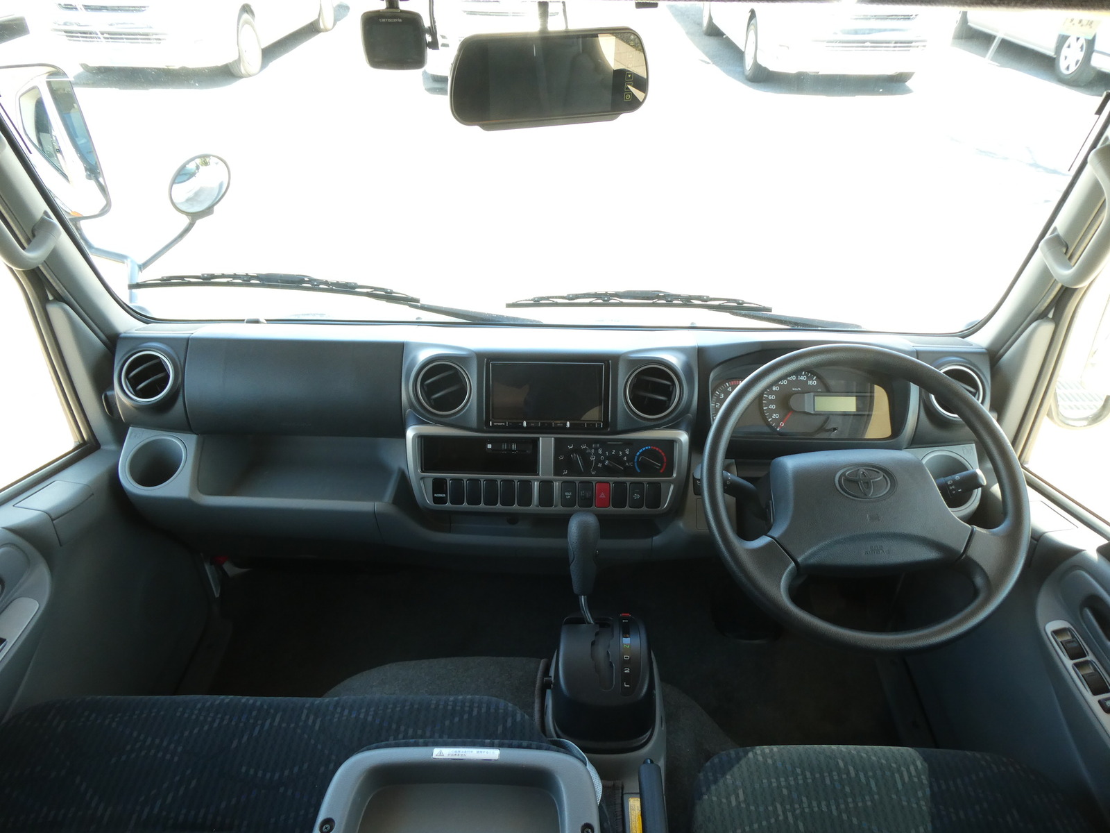 キャンピングカー キャブコン 東和ﾓｰﾀｰｽ　ｳﾞｫｰﾝﾉｲﾝR2B(KDY系)家ｴｱｺﾝ