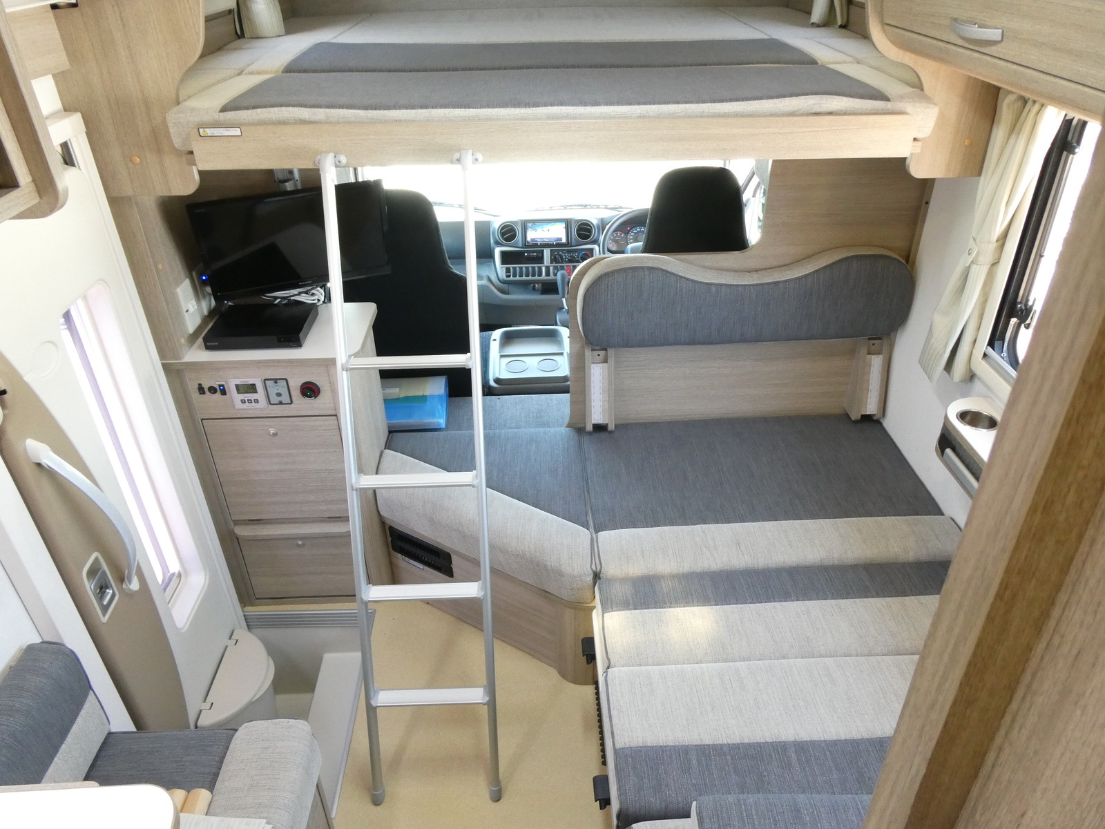 キャンピングカー キャブコン 東和ﾓｰﾀｰｽ　ｳﾞｫｰﾝﾉｲﾝR2B(KDY系)家ｴｱｺﾝ