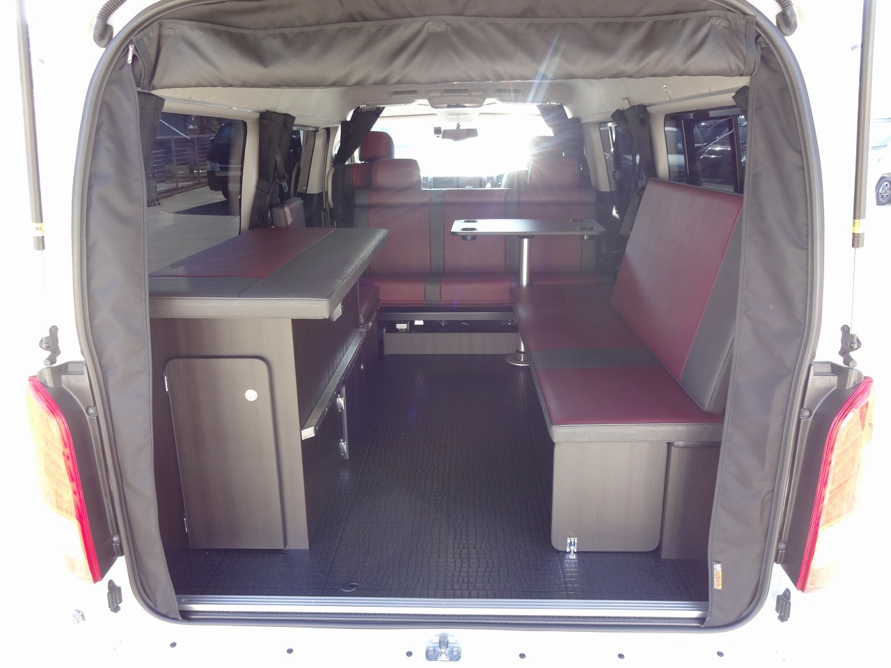 キャンピングカー バンコン ﾊｲｴｰｽ ﾃﾞﾙﾀﾘﾝｸ ﾊﾞｰｼﾞﾙV1 4WD　FF暖