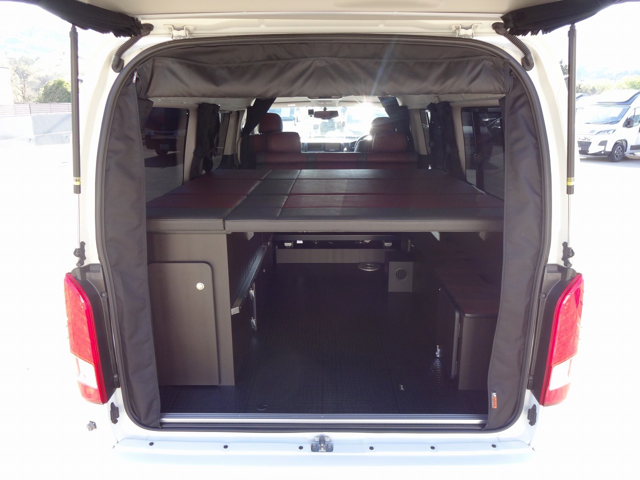 キャンピングカー バンコン ﾊｲｴｰｽ ﾃﾞﾙﾀﾘﾝｸ ﾊﾞｰｼﾞﾙV1 4WD　FF暖