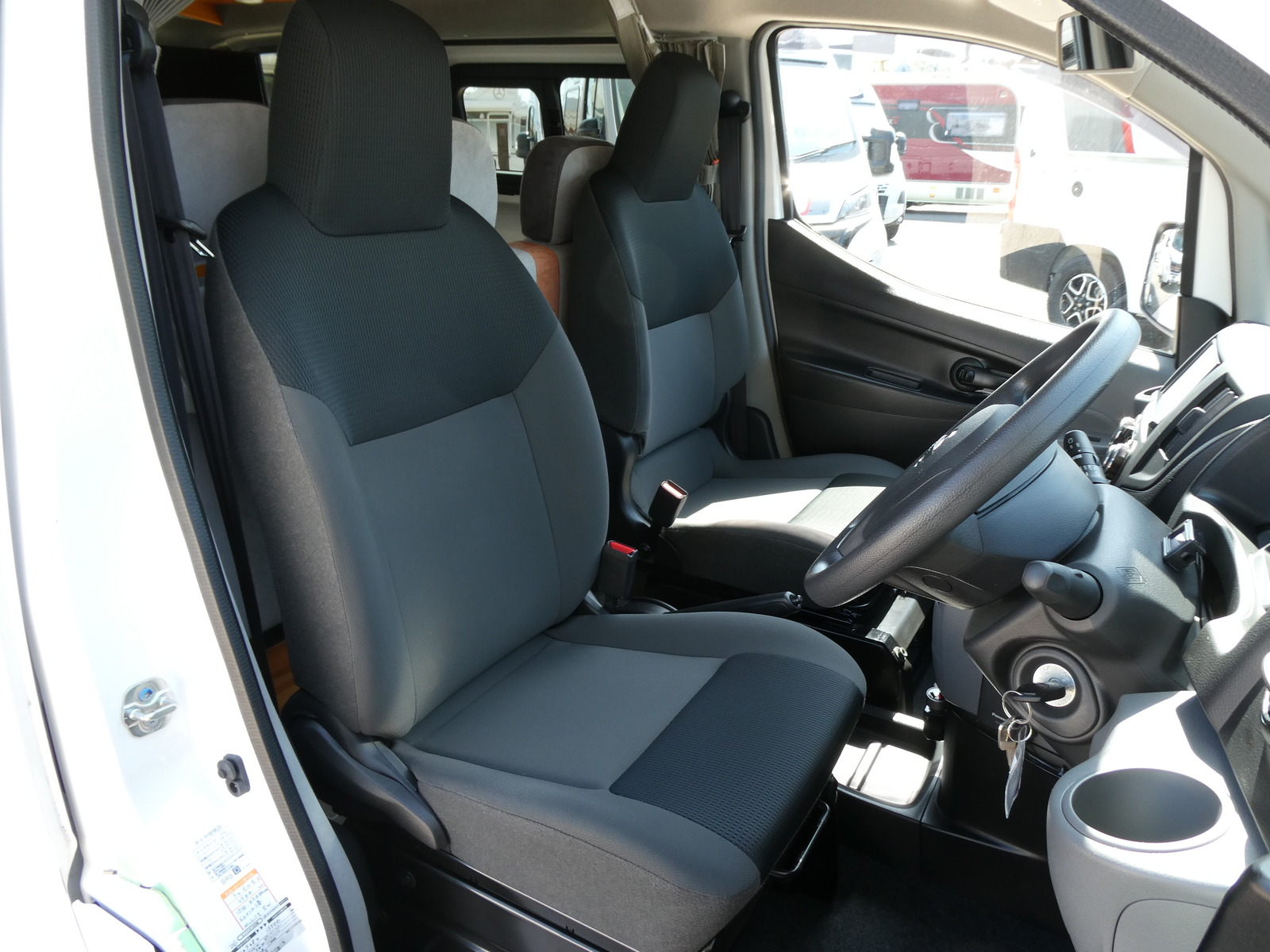 キャンピングカー バンコン ﾀｺｽ　ｼﾞｬｯｸ　FF新品取り付け済み