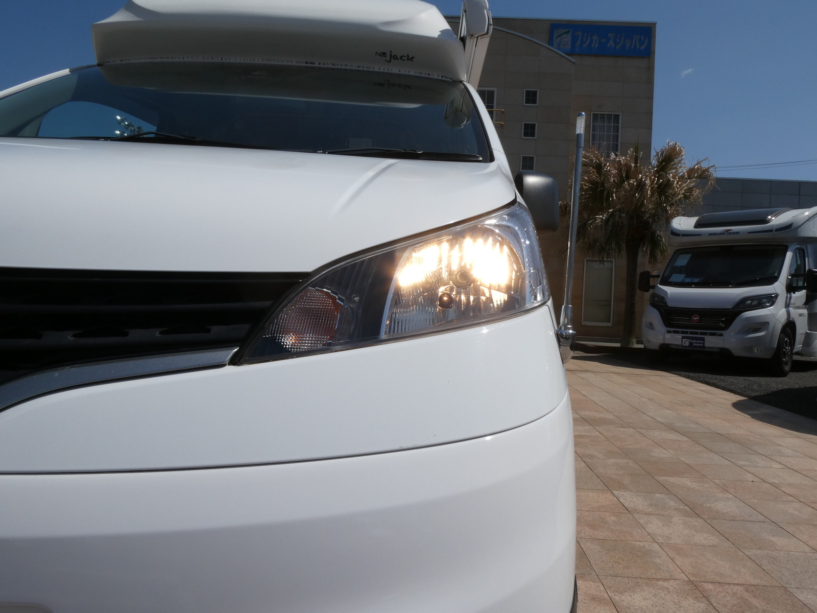 キャンピングカー バンコン ﾀｺｽ　ｼﾞｬｯｸ　FF新品取り付け済み