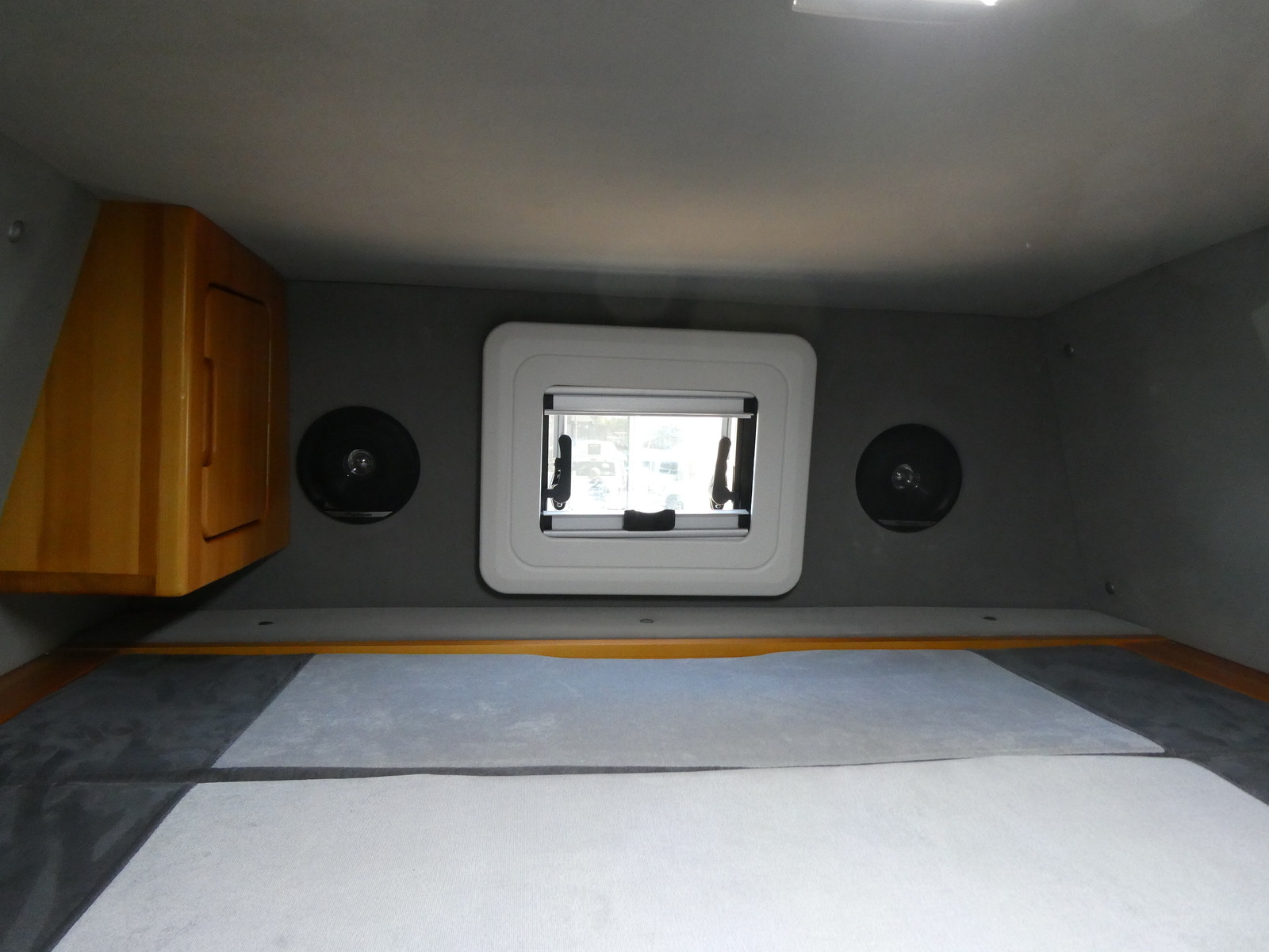 キャンピングカー バンコン ﾀｺｽ　ｼﾞｬｯｸ　FF新品取り付け済み