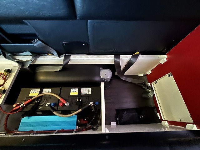 キャンピングカー バンコン ﾊｲｴｰｽ かｰいんてりあ高橋 ﾘﾗｯｸｽﾜｺﾞﾝ