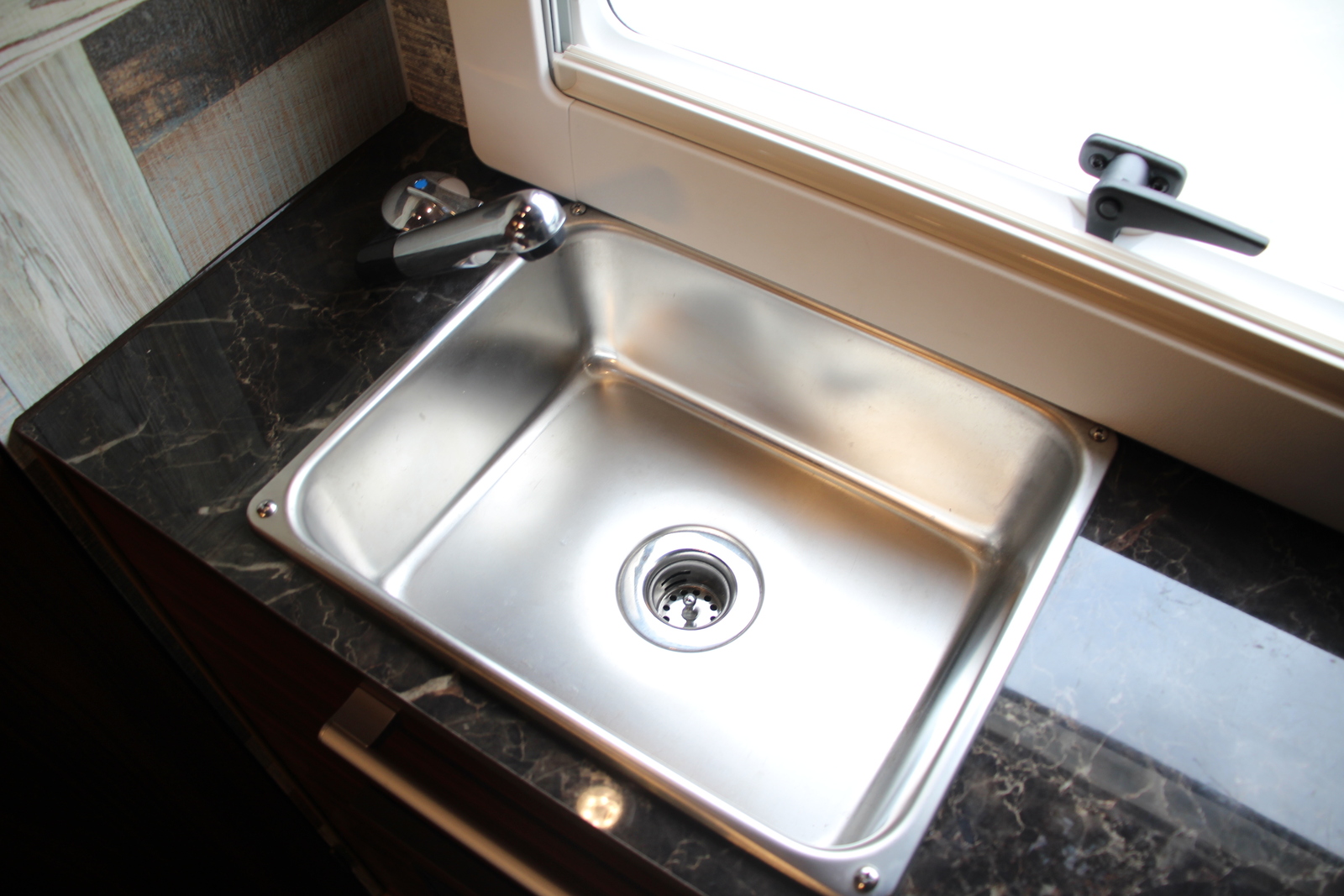 キャンピングカー キャブコン ﾀｳﾝｴｰｽ ﾐｽﾃｨｯｸ ﾚｼﾞｽﾄﾛｱｳﾙ