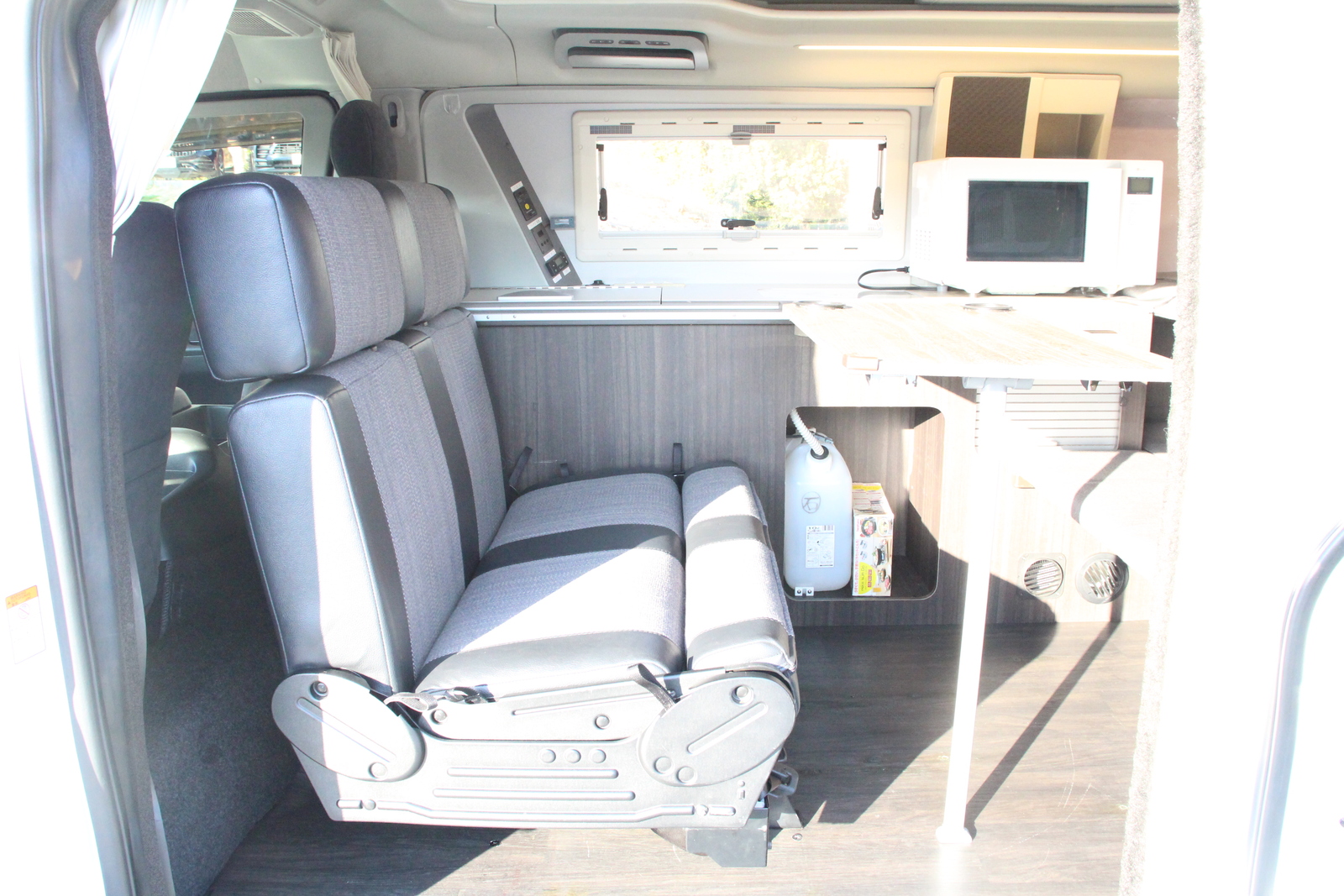 キャンピングカー バンコン ﾊｲｴｰｽ ﾎﾜｲﾄﾊｳｽ ｺﾝﾊﾟｽﾌﾟﾛ FFﾋｰﾀｰ