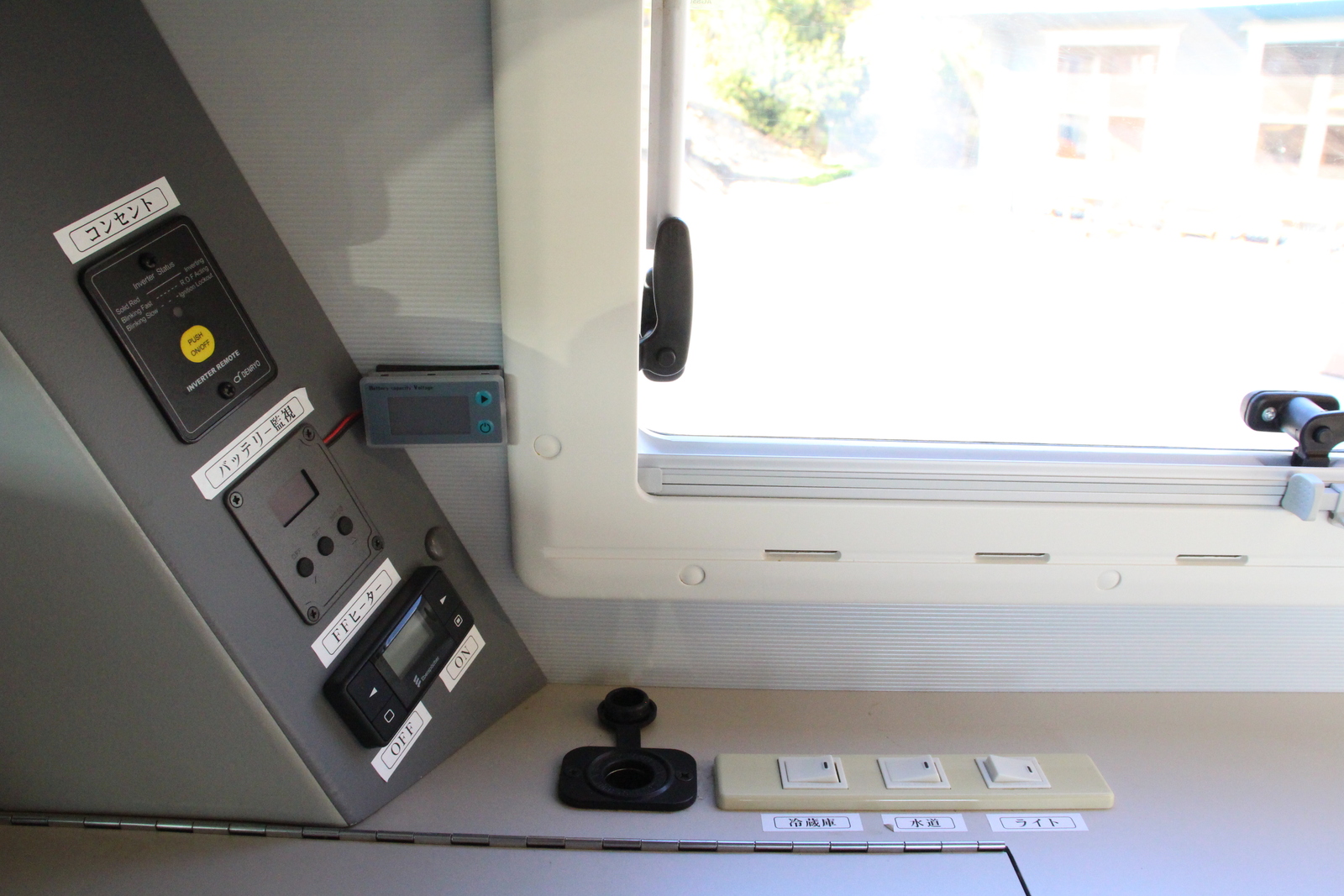 キャンピングカー バンコン ﾊｲｴｰｽ ﾎﾜｲﾄﾊｳｽ ｺﾝﾊﾟｽﾌﾟﾛ FFﾋｰﾀｰ