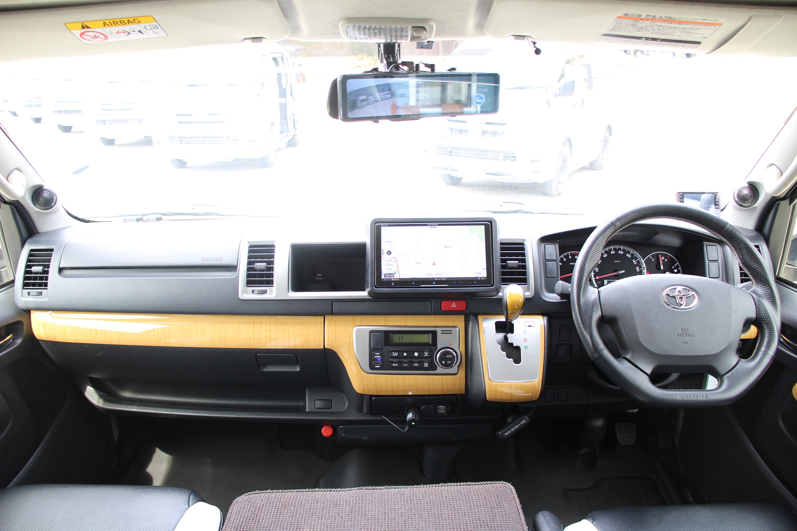 キャンピングカー バンコン ﾊｲｴｰｽ ﾄｲｽﾞﾎﾞｯｸｽ540ｸﾞﾗﾝﾃﾞ 4WD