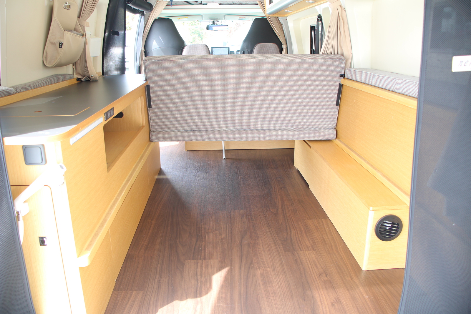 キャンピングカー バンコン ﾊｲｴｰｽ ﾄｲｽﾞﾎﾞｯｸｽ540ｸﾞﾗﾝﾃﾞ 4WD