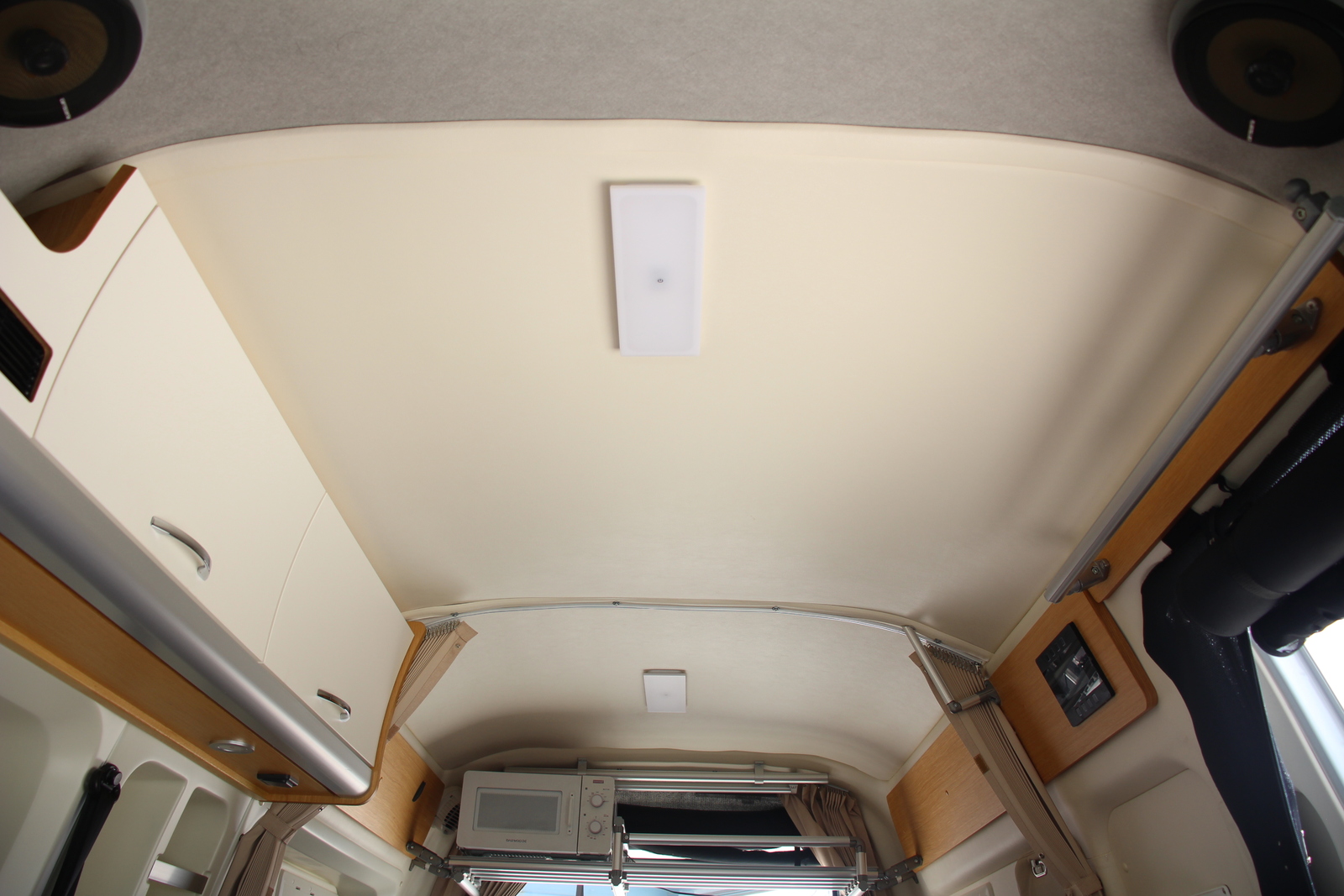 キャンピングカー バンコン ﾊｲｴｰｽ ﾄｲｽﾞﾎﾞｯｸｽ540ｸﾞﾗﾝﾃﾞ 4WD