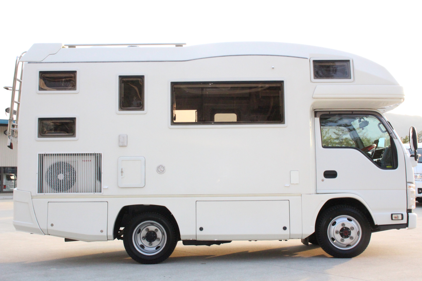 キャンピングカー キャブコン ｴﾙﾌ ﾊﾞﾝﾃｯｸ ｼﾞﾙ520ｸﾙｰｽﾞ 4WD