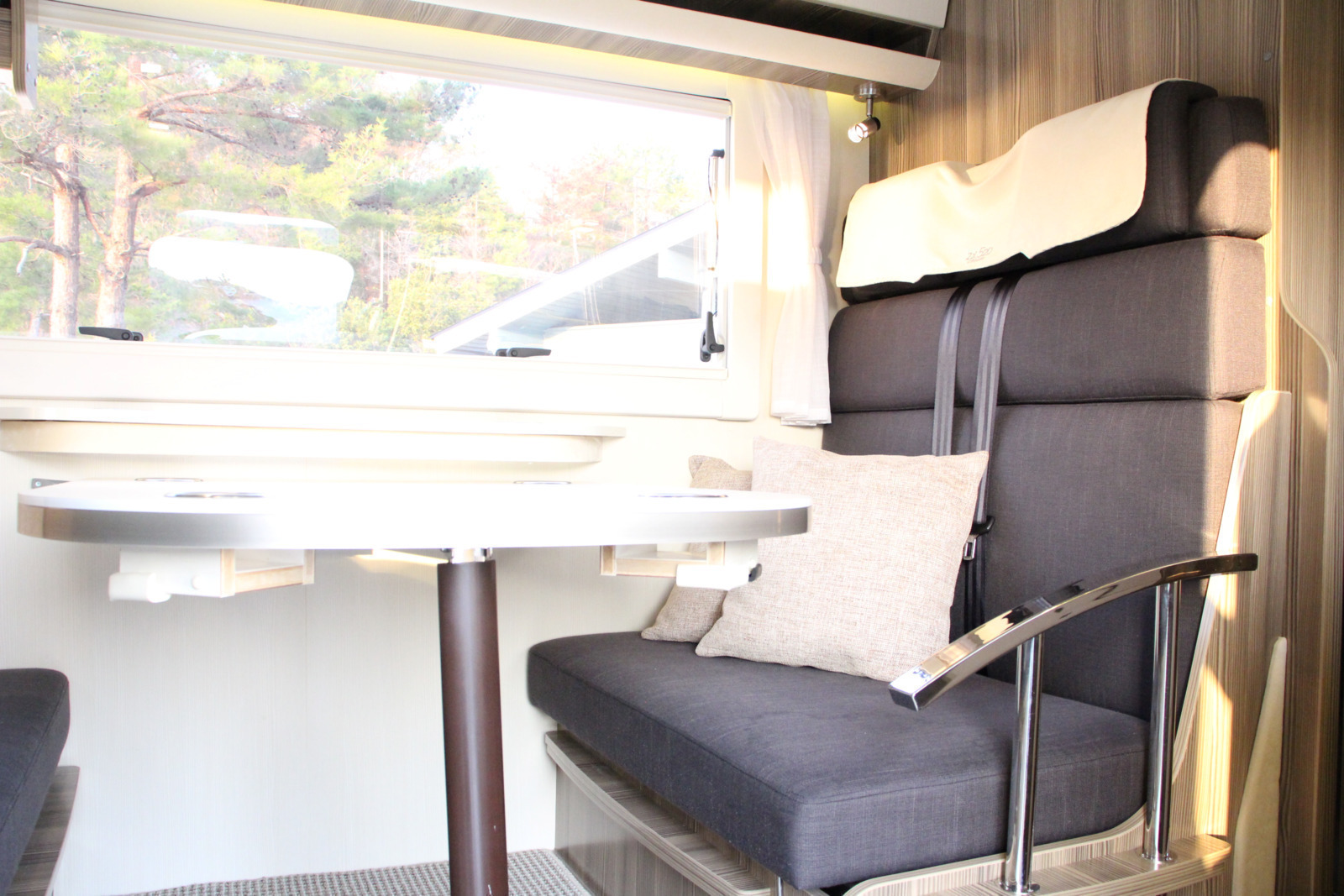 キャンピングカー キャブコン ｴﾙﾌ ﾊﾞﾝﾃｯｸ ｼﾞﾙ520ｸﾙｰｽﾞ 4WD