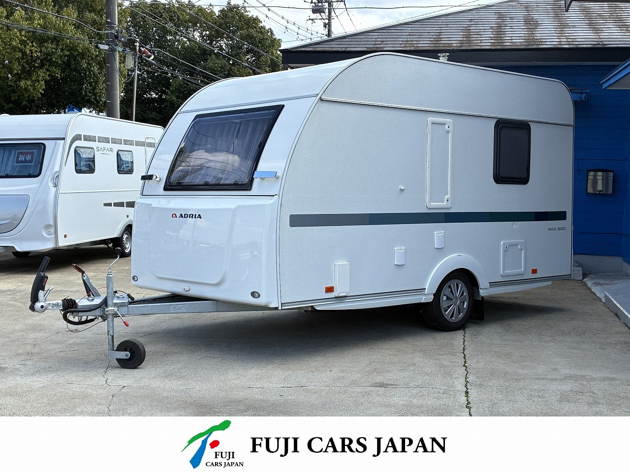 キャンピングカー トレーラー アドリア アビバ360DD FFヒーター