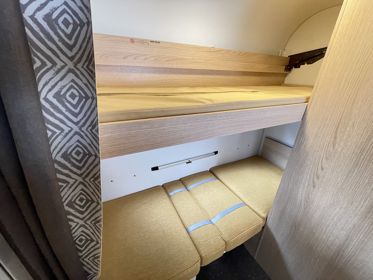 キャンピングカー トレーラー ｱﾄﾞﾘｱ ｱﾋﾞﾊﾞ360DD FFﾋｰﾀｰ