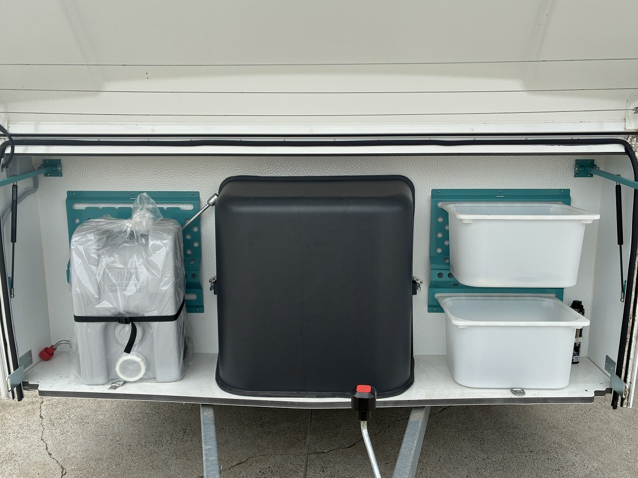 キャンピングカー トレーラー ｱﾄﾞﾘｱ ｱﾋﾞﾊﾞ360DD FFﾋｰﾀｰ