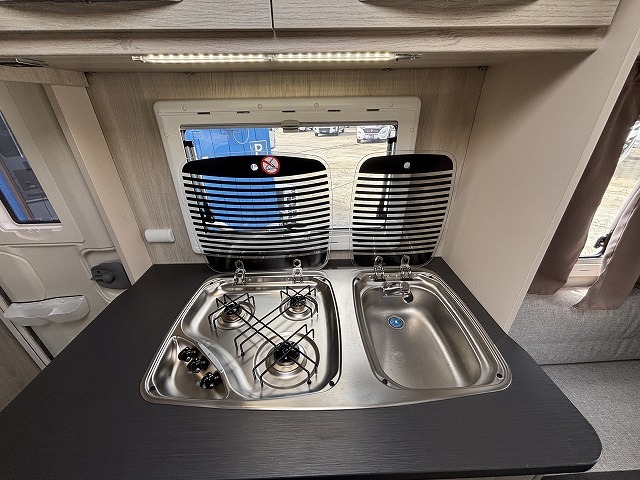 キャンピングカー トレーラー ｴﾒﾛｰﾄﾞ406 Vｴﾃﾞｨｼｮﾝ